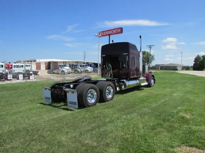 2026 Kenworth W900L