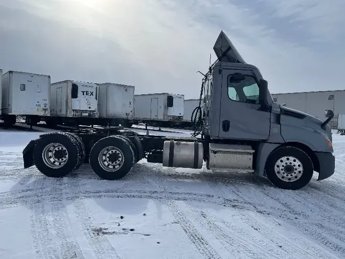 2018 Freightliner T12664ST