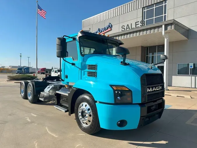 2020 MACK AN64T