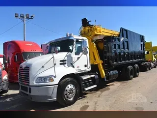 2017 MACK PINNACLE CXU613