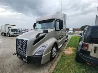 2021 VOLVO VNL760