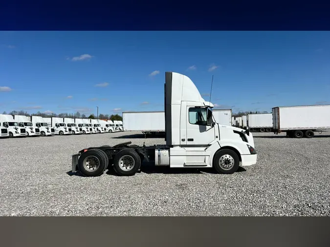 2018 Volvo VNL300