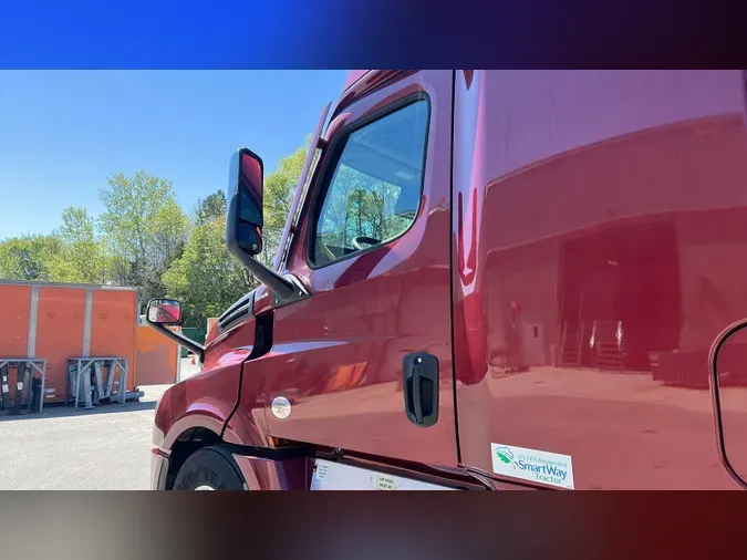 2024 Freightliner Cascadia057e1df46afa618bf56ecb8c40eb539b