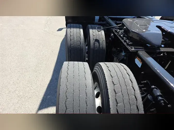 2019 FREIGHTLINER CA126