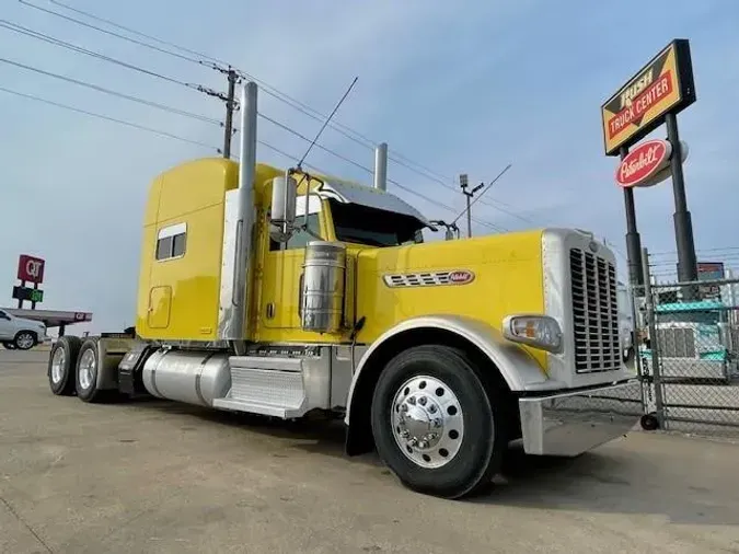 2021 Peterbilt 389