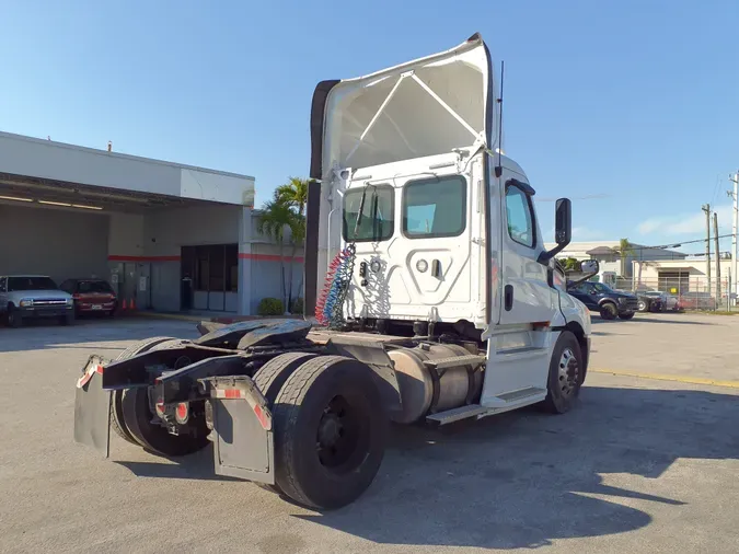 2019 FREIGHTLINER/MERCEDES NEW CASCADIA 126