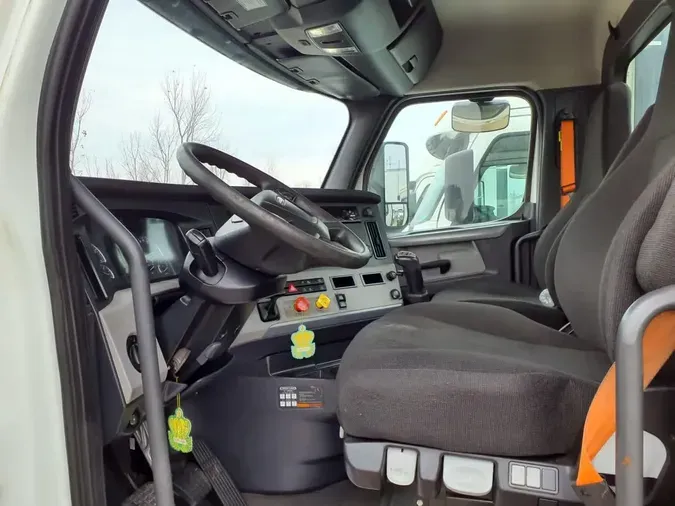 2020 FREIGHTLINER/MERCEDES NEW CASCADIA 116057f892146557104eea84ac0e3ecf9f5