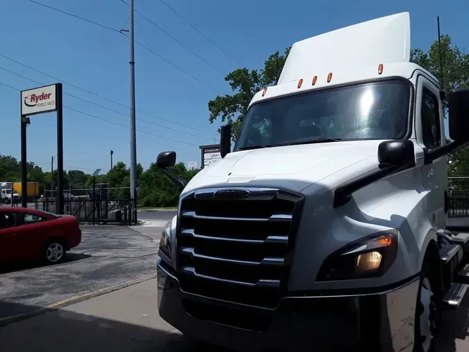 2020 FREIGHTLINER/MERCEDES NEW CASCADIA 116