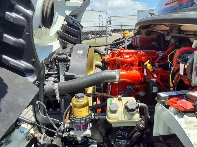 2019 FREIGHTLINER M2 106