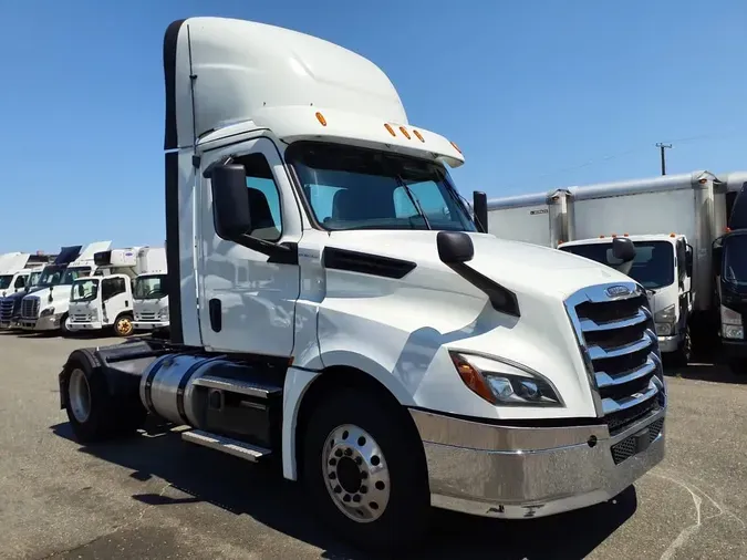 2019 FREIGHTLINER NEW CASCADIA 126