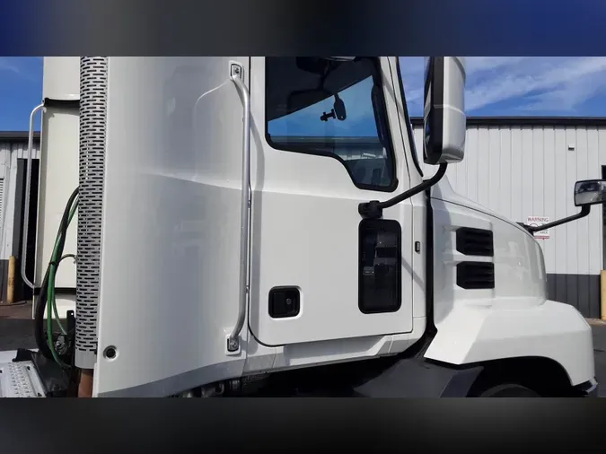 2020 Mack Anthem0583bda5d26c1311ece55b3ba220aaac