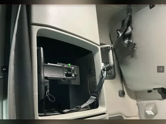 2021 VOLVO VNL64T760