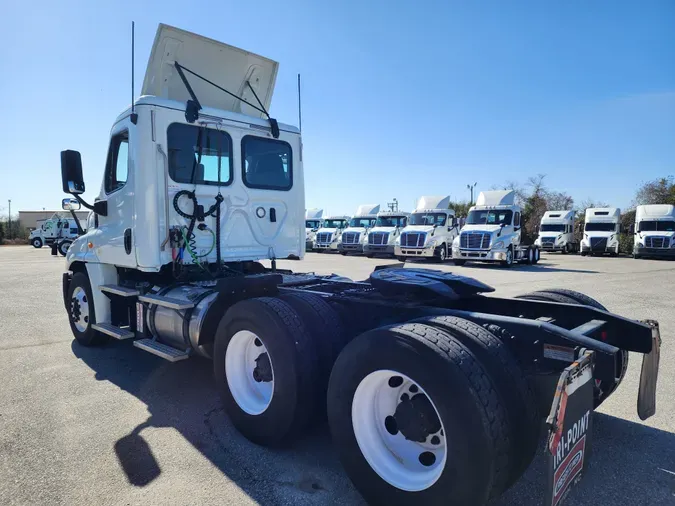 2019 FREIGHTLINER/MERCEDES CASCADIA 125