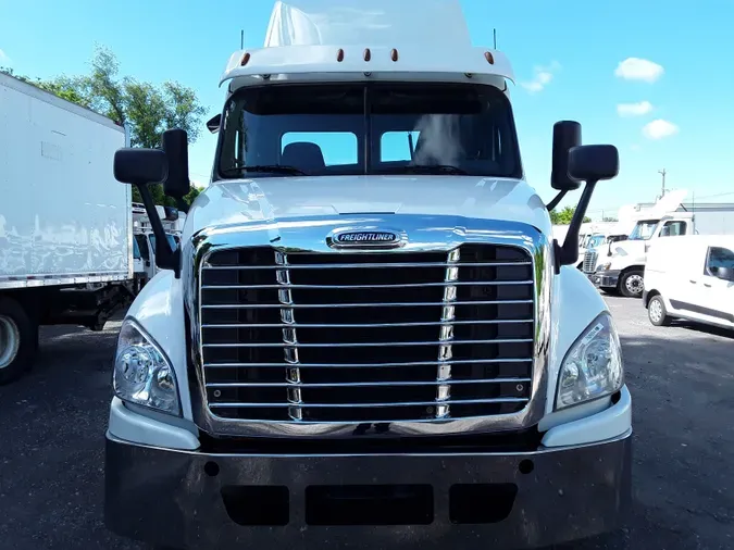 2018 FREIGHTLINER/MERCEDES CASCADIA 125