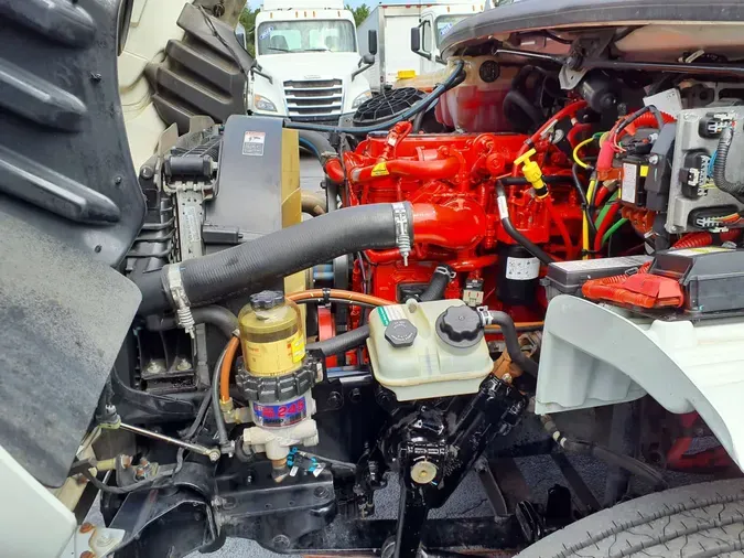 2020 FREIGHTLINER M2 106