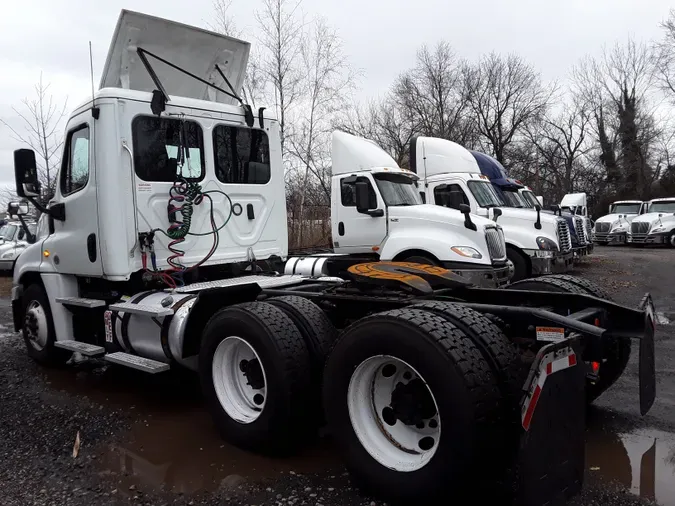 2019 FREIGHTLINER/MERCEDES CASCADIA 125