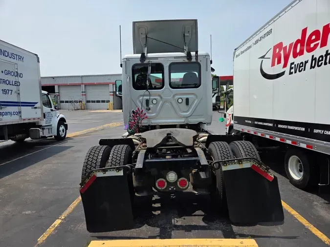 2018 FREIGHTLINER CASCADIA 113