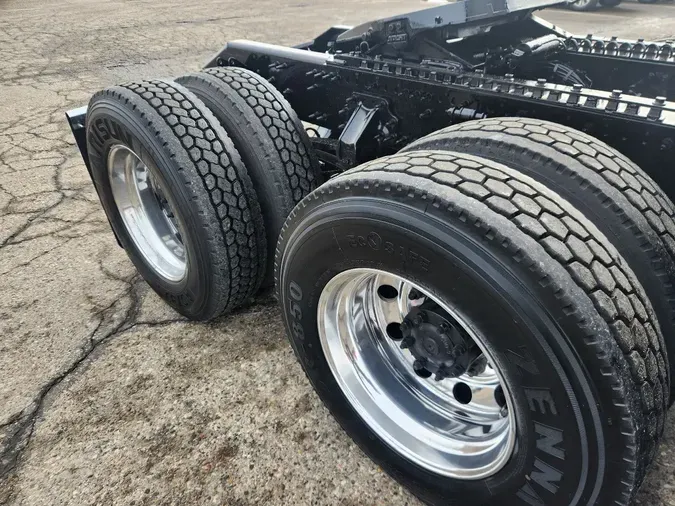 2023 VOLVO VNL64T76005914b486d69b6a6459c020c07427449