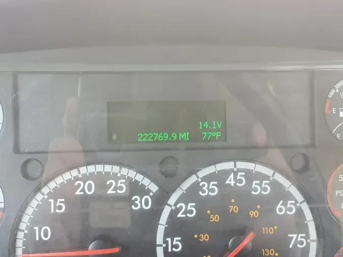 2016 FREIGHTLINER M2 106