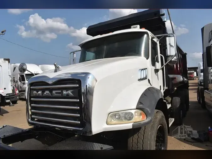 2007 MACK GRANITE CT713