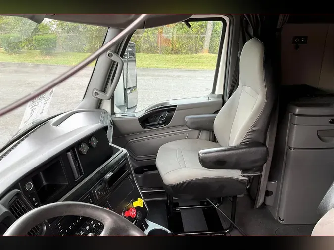 2022 INT LT625 6x40594368bb849f00be477fba6c2225e41