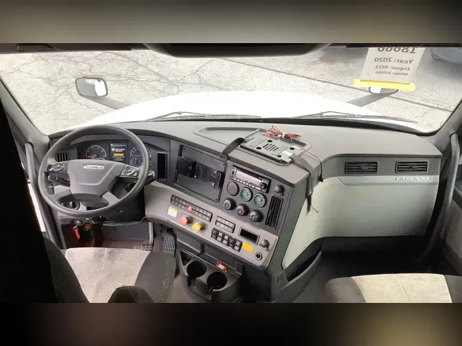 2020 Freightliner Cascadia 1260595ea9c894681810c08c5f817e9a325