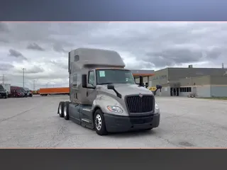 2022 International LT