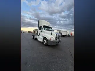 2019 FREIGHTLINER CASCADIA 125