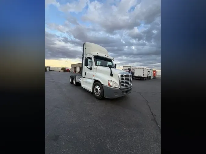 2019 FREIGHTLINER CASCADIA 125059cbabeed907abf2813ac45a630abc5