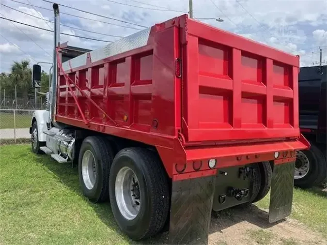 2017 FREIGHTLINER 122SD