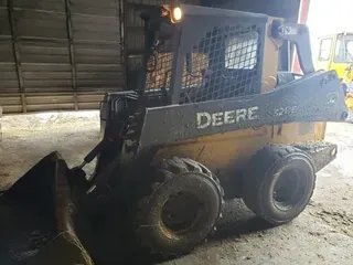 2016 John Deere 320E