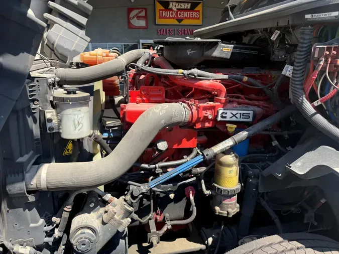 2022 International LT625