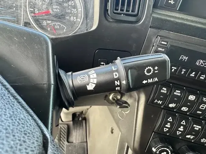 2023 International LT625