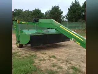 2015 John Deere 835