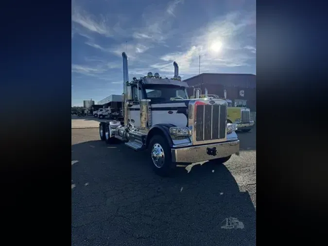 2025 PETERBILT 589