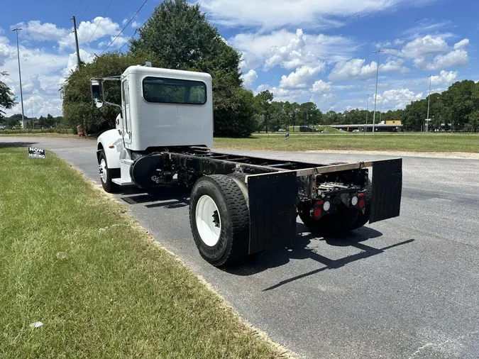 2018 Peterbilt 337