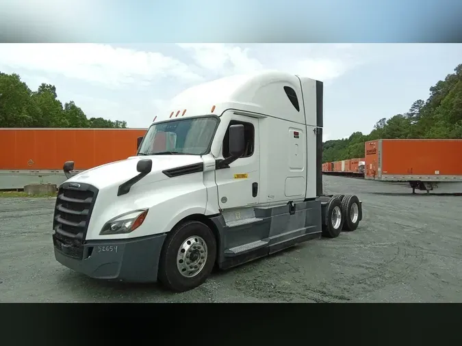 2022 Freightliner Cascadia 12605af0ed786c4fbff7d12a2a990192252