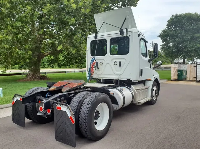 2020 FREIGHTLINER NEW CASCADIA 126