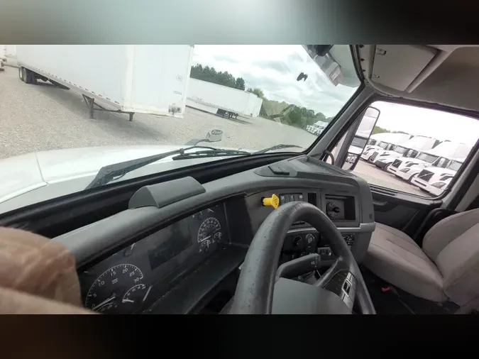 2019 Volvo VNL300