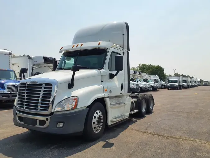 2017 FREIGHTLINER CASCADIA 12505b742faabb3e8a9951773bed6b6b0b2