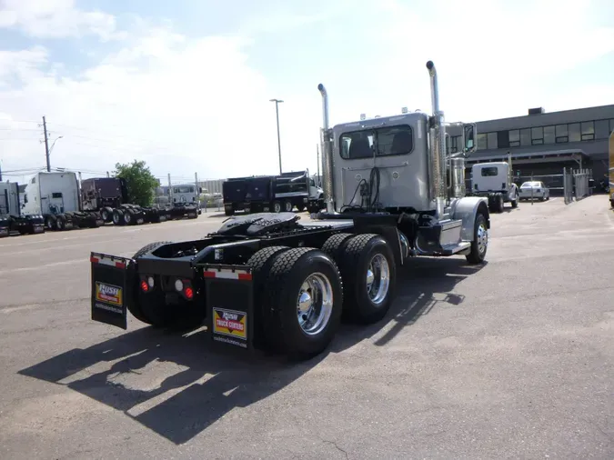 2020 Peterbilt 389