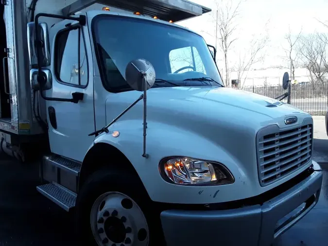 2020 FREIGHTLINER/MERCEDES M2 106
