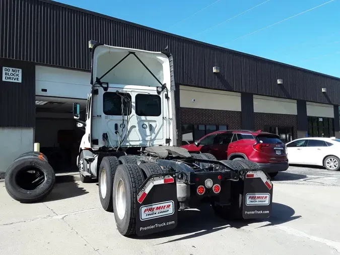 2023 FREIGHTLINER/MERCEDES CASCADIA PX11664ST
