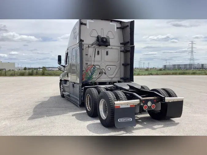 2022 Freightliner Cascadia 126