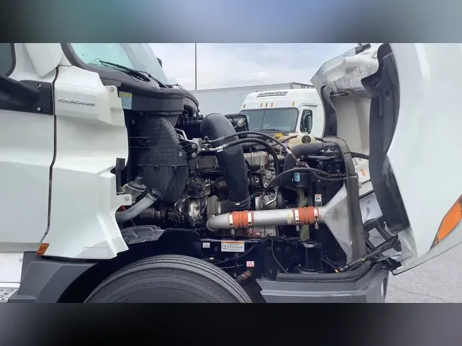 2022 Freightliner Cascadia 126