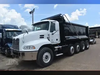 2017 MACK PINNACLE CXU612