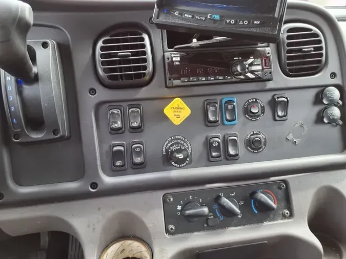 2020 FREIGHTLINER/MERCEDES M2 106