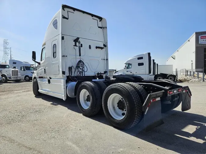2020 FREIGHTLINER Cascadia 126