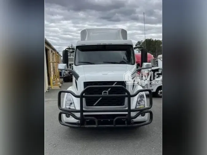 2020 VOLVO VNR64T640