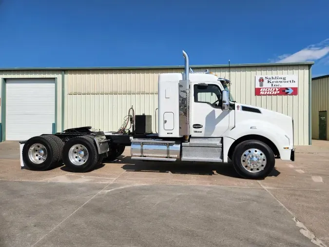 2022 Kenworth T880